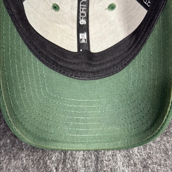 New Era Green 9FORTY Cap - Picture 10 of 10